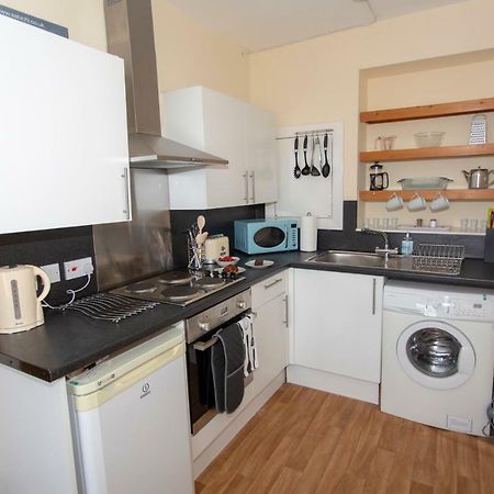 Spacious 2 Bed Apartment In The Heart Of Old Town Edinburgh Exterior foto